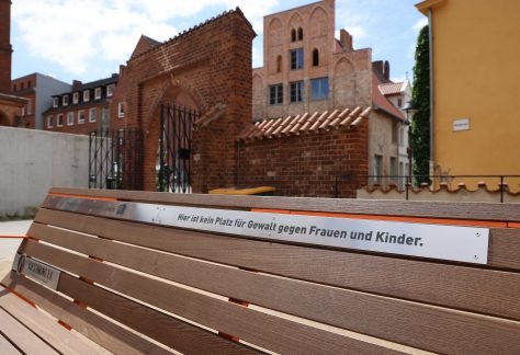 EHM setzt Zeichen gegen Gewalt an Frauen und Kindern